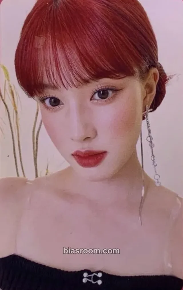 STAYC - Yoon - STAYC X LensMe Other brand collaboration merch photocard pop-up lensme