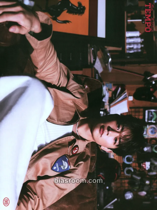 SHINee - Minho - TEMPO Album down version poster album inclusion