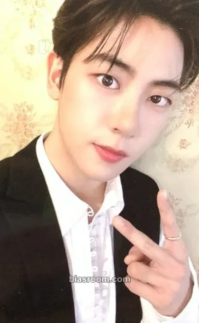 Golden Child - Ji Beom - DDARA Album album photocard black version