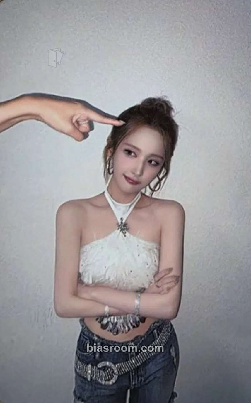 Belle Who Is She Photocard - KISS OF LIFE - KISS OF LIFE K-pop photocard