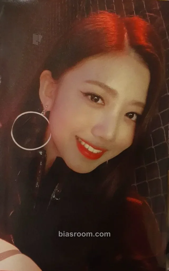 Cherry Bullet - Yuju - Hands Up Album fansign