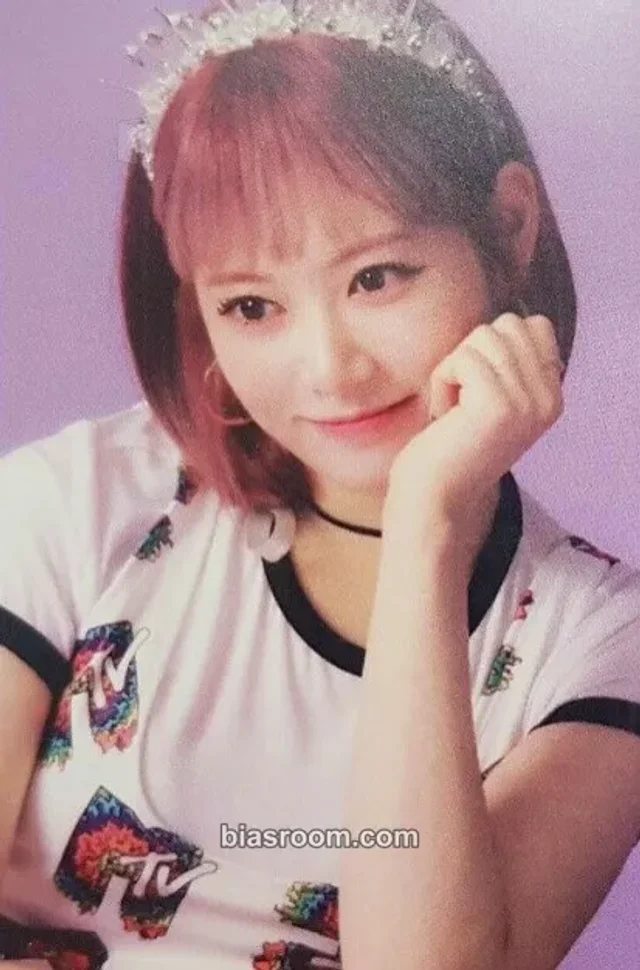 Cherry Bullet - Bora - Let’s Play Cherry Bullet Album broadcast pink back
