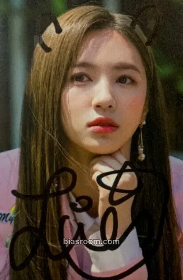 Cherry Bullet - Huh Jiwon - Love Adventure Album fansign autographed