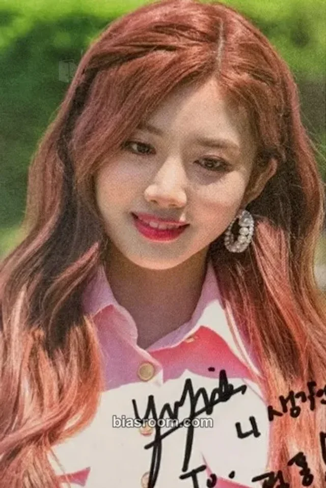 Cherry Bullet - Yuju - Love Adventure Album fansign autographed