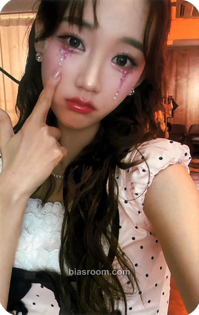 Jiyoon - Jiyoon - RED CROWN: TAKEOVER ft. Shin Jiyoon Event vvip benefit