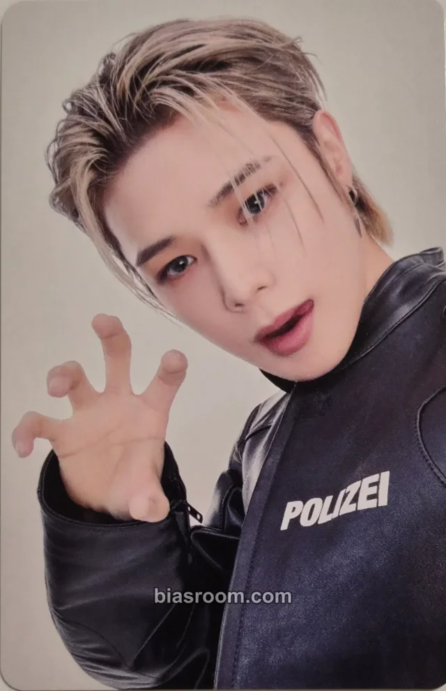 &TEAM - K - AWAKEN THE BLOODLINE (Asia Tour) Event trading card merch photocard