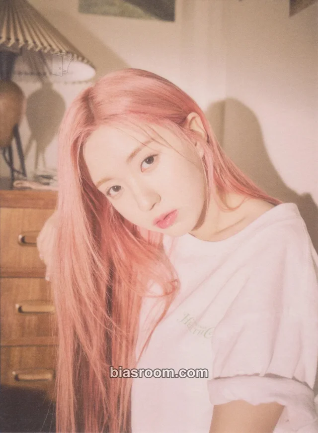 Kep1er - Yeseo - LOVESTRUCK! Album eye contact version postcard
