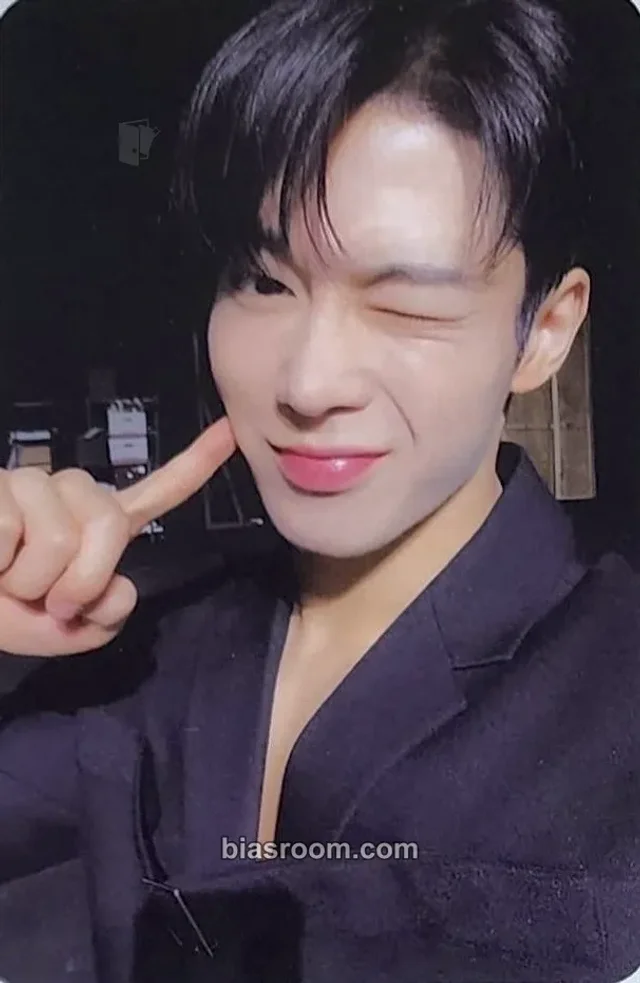 SF9 - Dawon - THE PIECE OF9 Album jump up fansign round 3