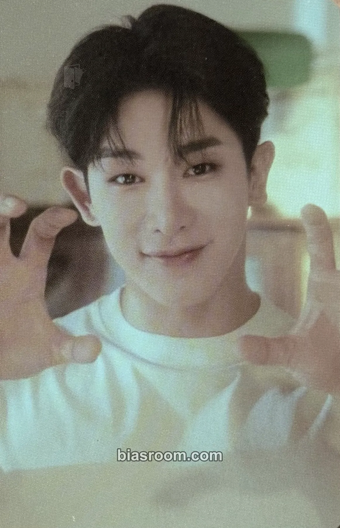 Wonho 2023/2024 Season's Greetings - Travel in 2023, Vacation in 2024 Photocard - Wonho K-pop photocard