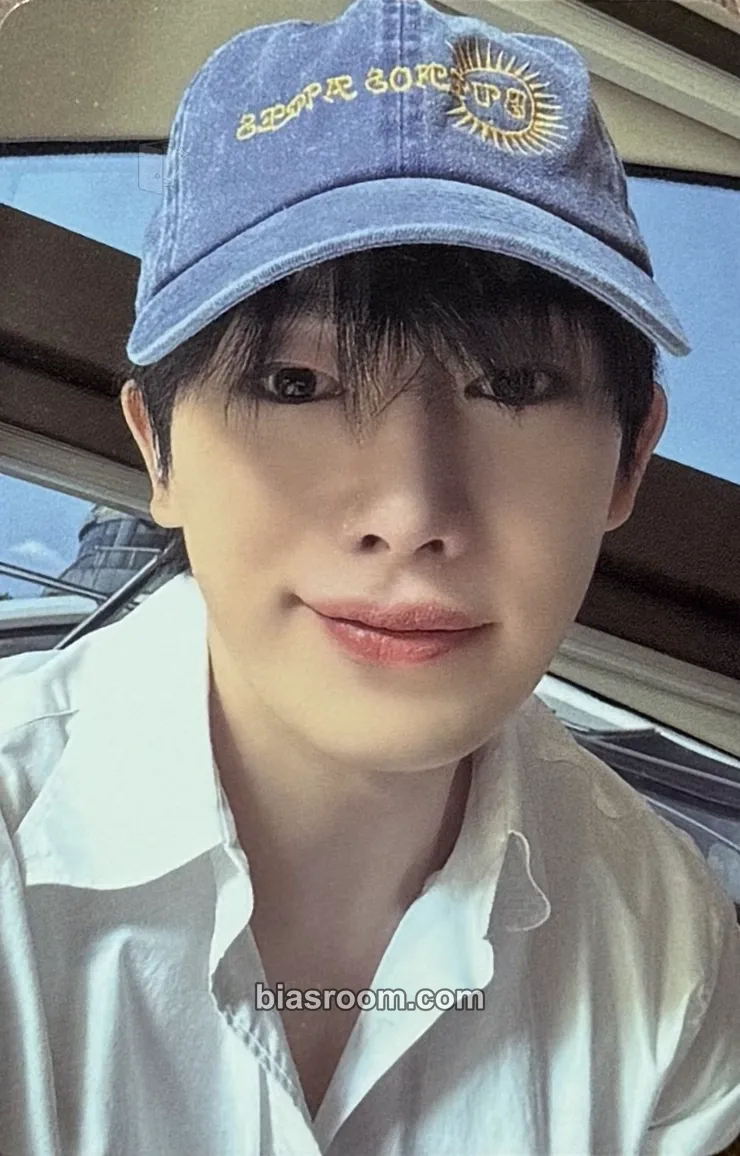 Wonho 2025 Season's Greetings - Bright Sky Photocard - Wonho K-pop photocard