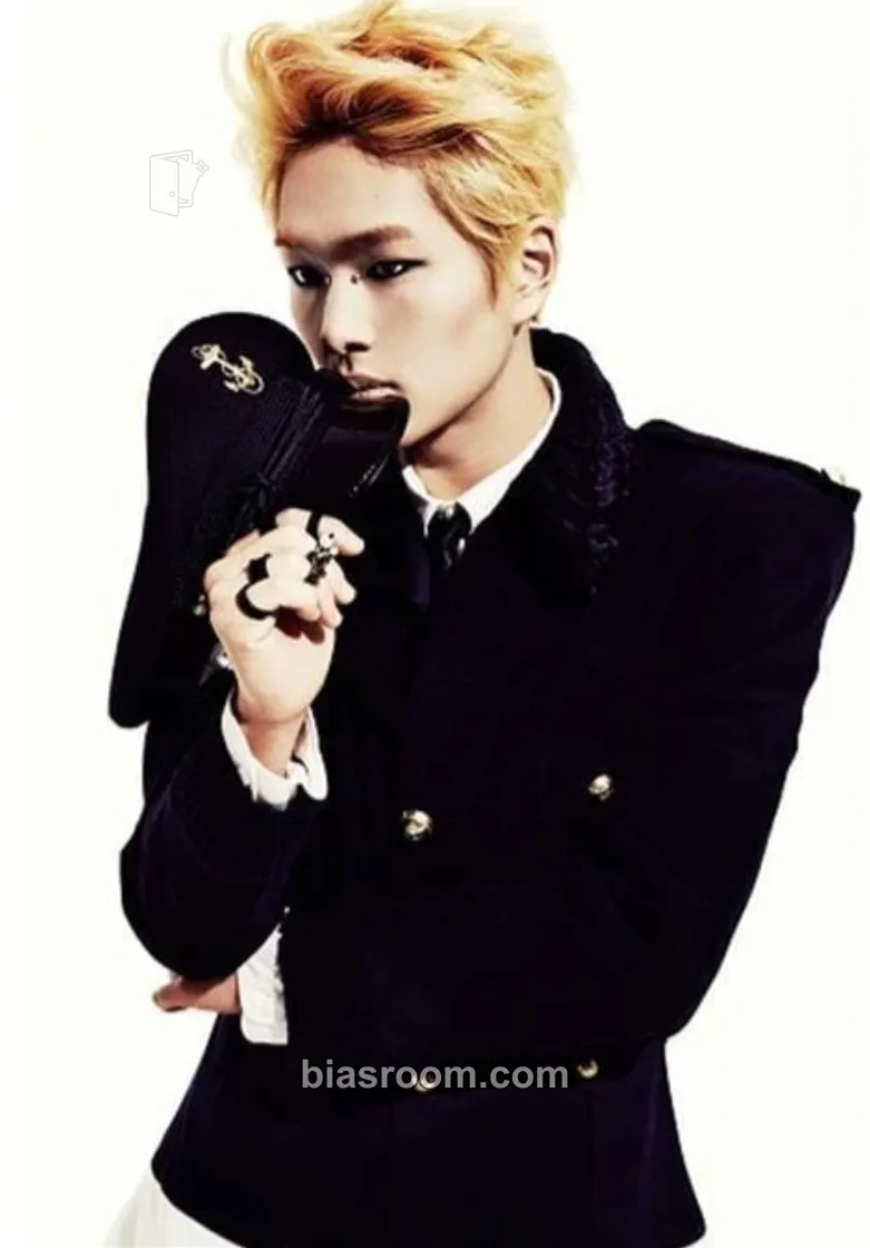 Onew Everybody - The 5th Mini Album Photocard - SHINee - SHINee K-pop photocard