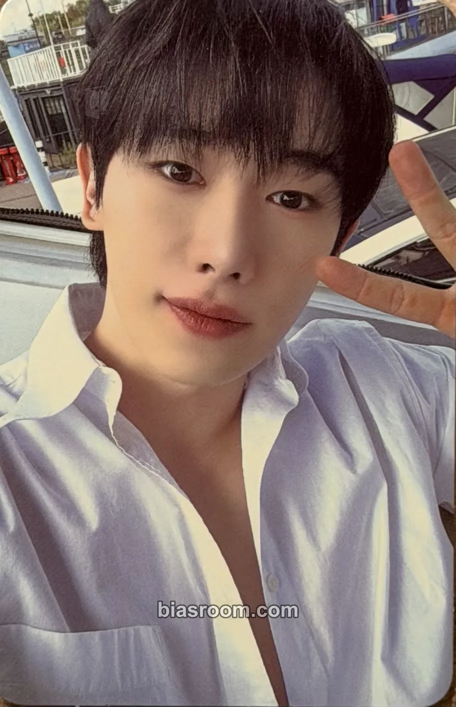Wonho 2025 Season's Greetings - Bright Sky Photocard - Wonho K-pop photocard