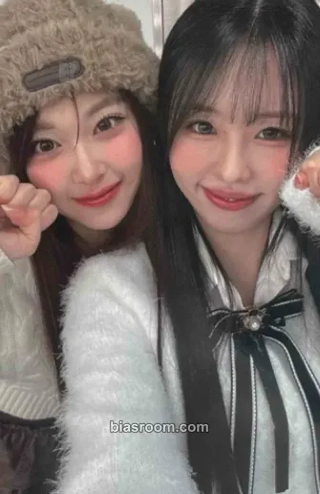 ILY:1 - Hana & Ririka - Live In Japan New Year's Party Event trading card