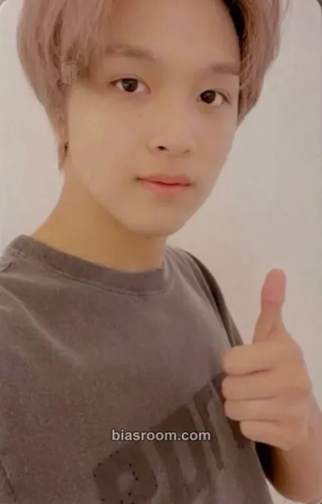 NCT 127 - Haechan - Sticker Album withfans / yizhiyu (yzy) round 1 video call (fancall)