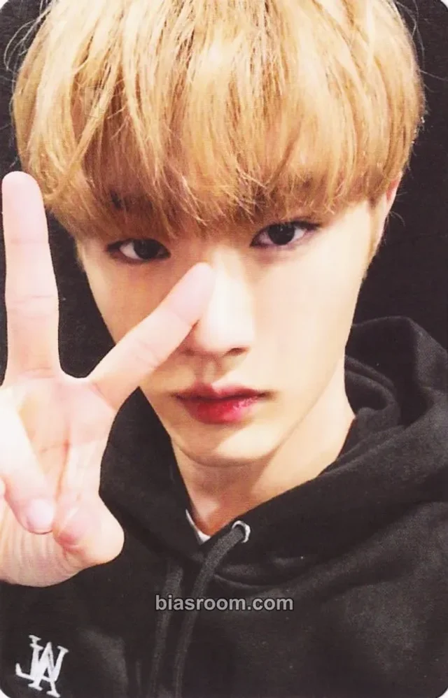 CIX - Hyunsuk - HELLO Chapter Ø. Hello, Strange Dream Album do concert thailand video call (fancall)