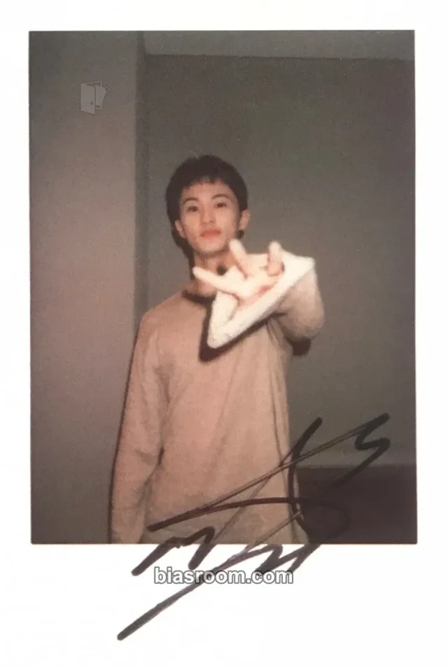 NCT 127 - Mark - Sticker Album round 4 withfans / yizhiyu (yzy) video call (fancall) polaroid