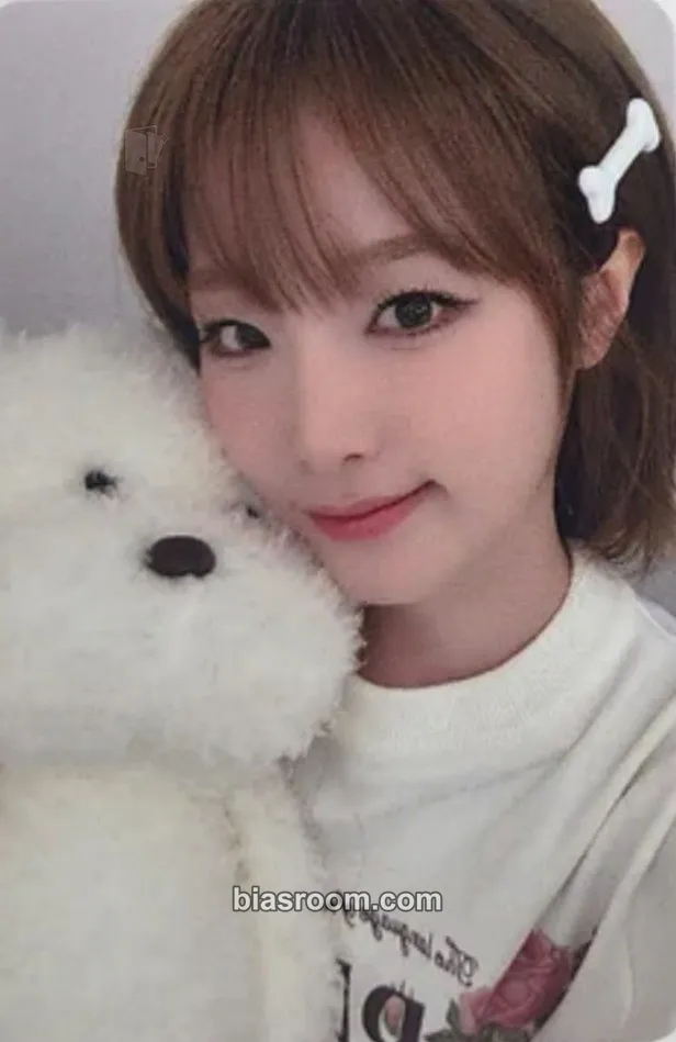 Yena Blooming Wings Photocard - Yena K-pop photocard