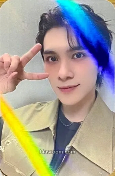 Hendery Give Me That MD Photocard - WayV - WayV K-pop photocard