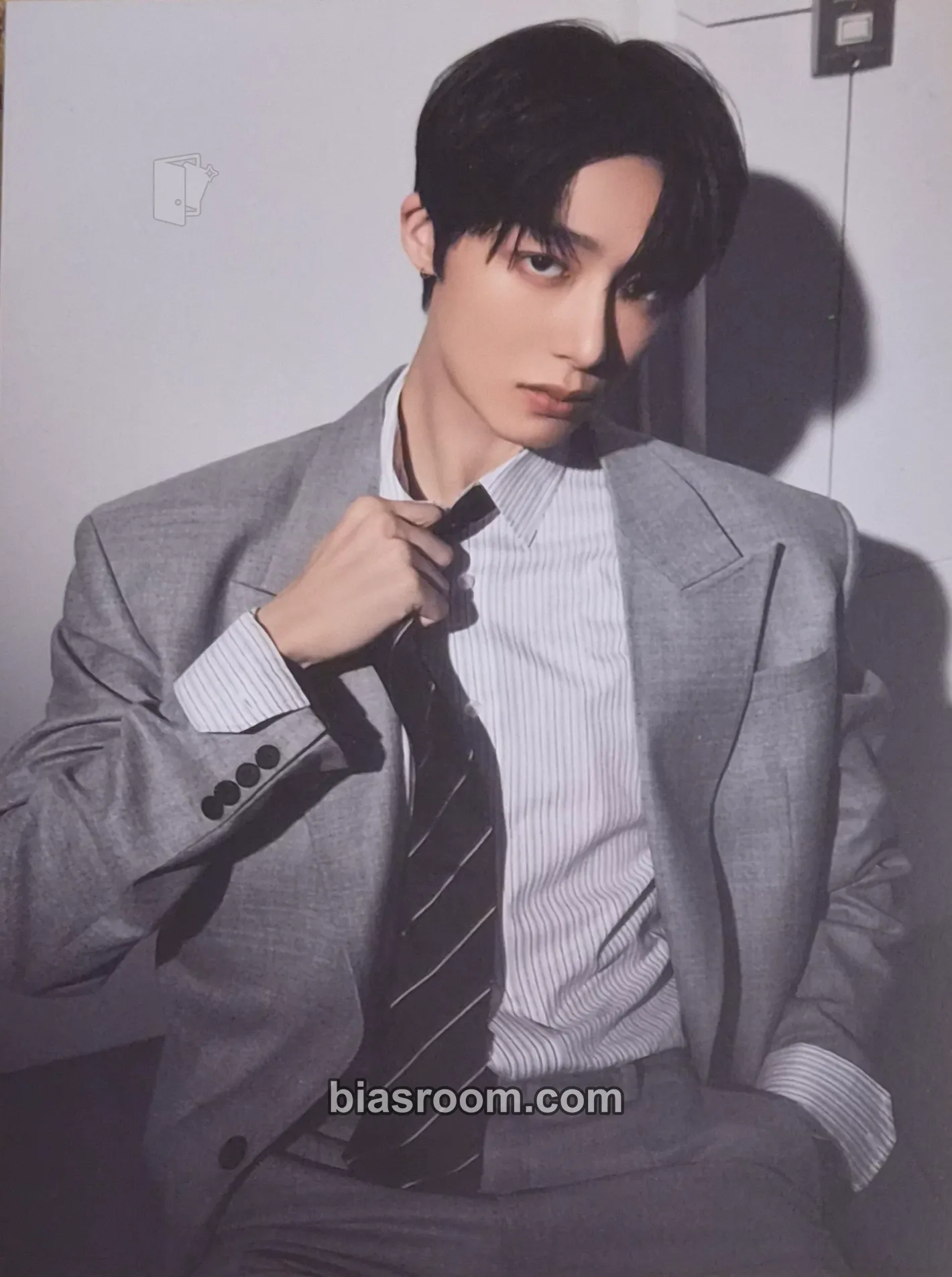 Hyungwon Love Me Photocard - MONSTA X - MONSTA X K-pop photocard
