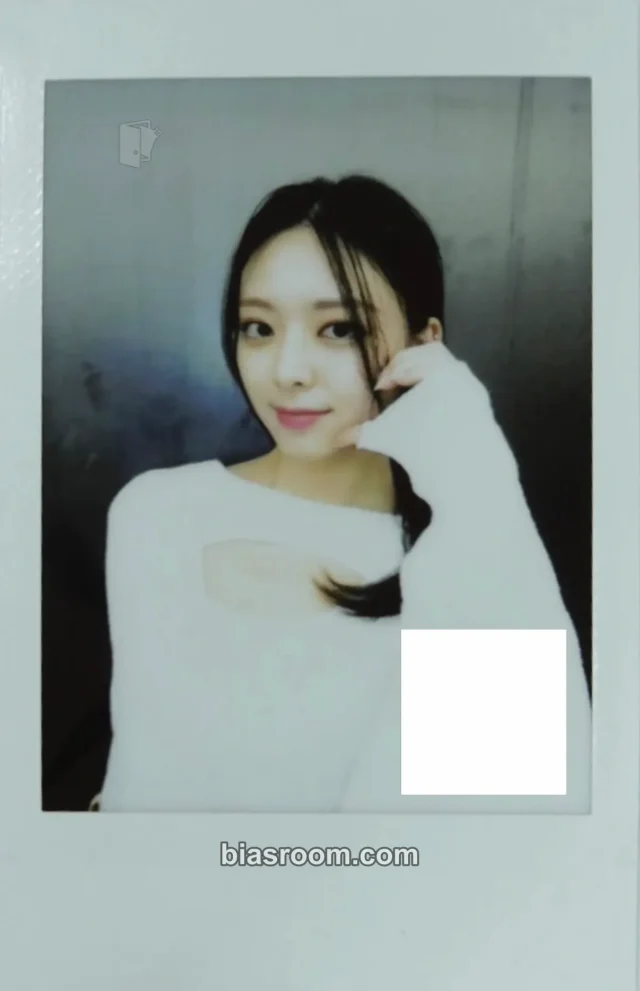 ITZY - Yuna - Crazy in Love Album polaroid soundwave winner benefit