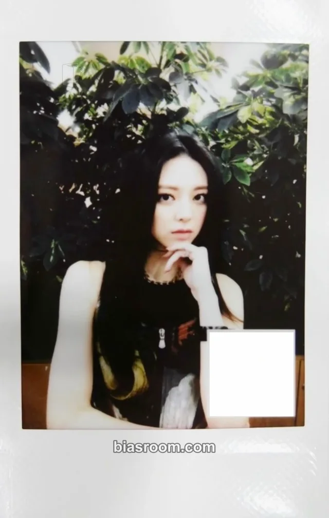 ITZY - Yuna - Crazy in Love Album polaroid winner benefit soundwave