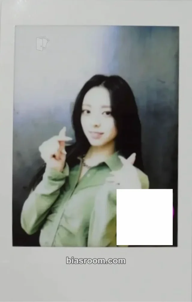 ITZY - Yuna - Crazy in Love Album polaroid soundwave winner benefit