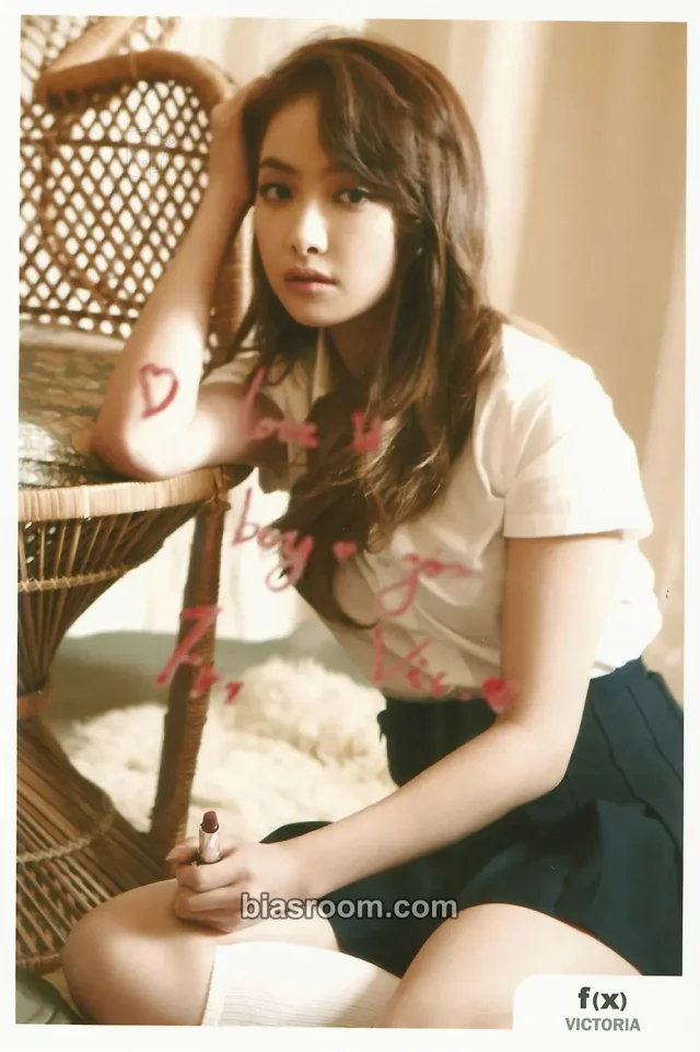 f(x) - Victoria - Pink Tape Album EverySing postcard pop-up