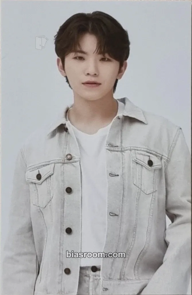 Woozi 2021 5TH SVT IN CARAT LAND Photocard - SEVENTEEN - SEVENTEEN K-pop photocard