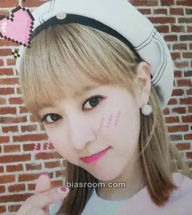 Cherry Bullet - Bora - Love Adventure Album broadcast square photo