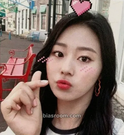 Chaerin Love Adventure Photocard - Cherry Bullet - Cherry Bullet K-pop photocard
