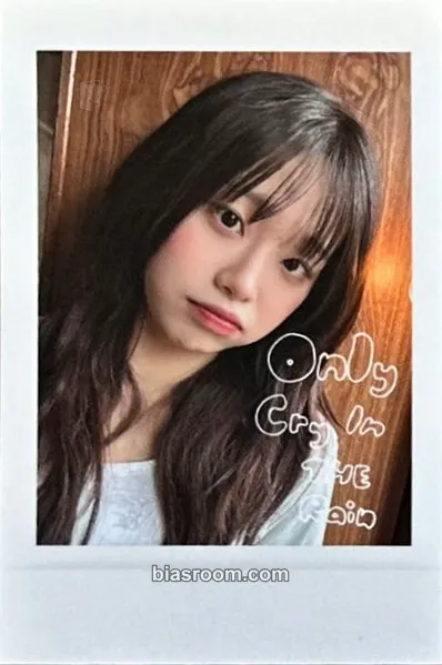 Chuu Only cry in the rain Photocard - Chuu K-pop photocard