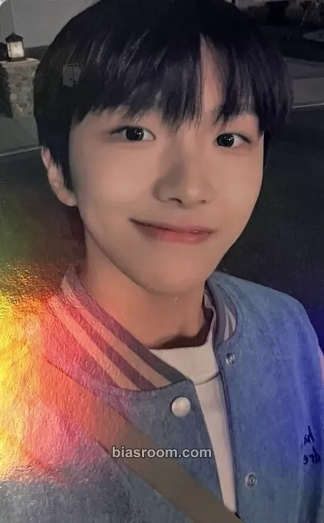 BOYNEXTDOOR - Woonhak - WHO! Album pob (pre-order benefit) weverse global shop (wvg) holographic (hologram)