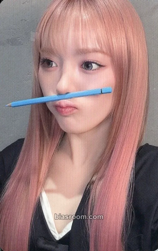 Rio Portfolio Photocard - NiziU - NiziU K-pop photocard
