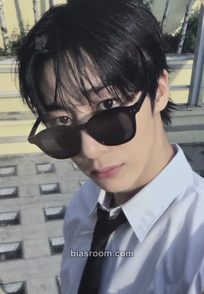 Hyungwon Hyungwon X Reclow Photocard - MONSTA X - MONSTA X K-pop photocard