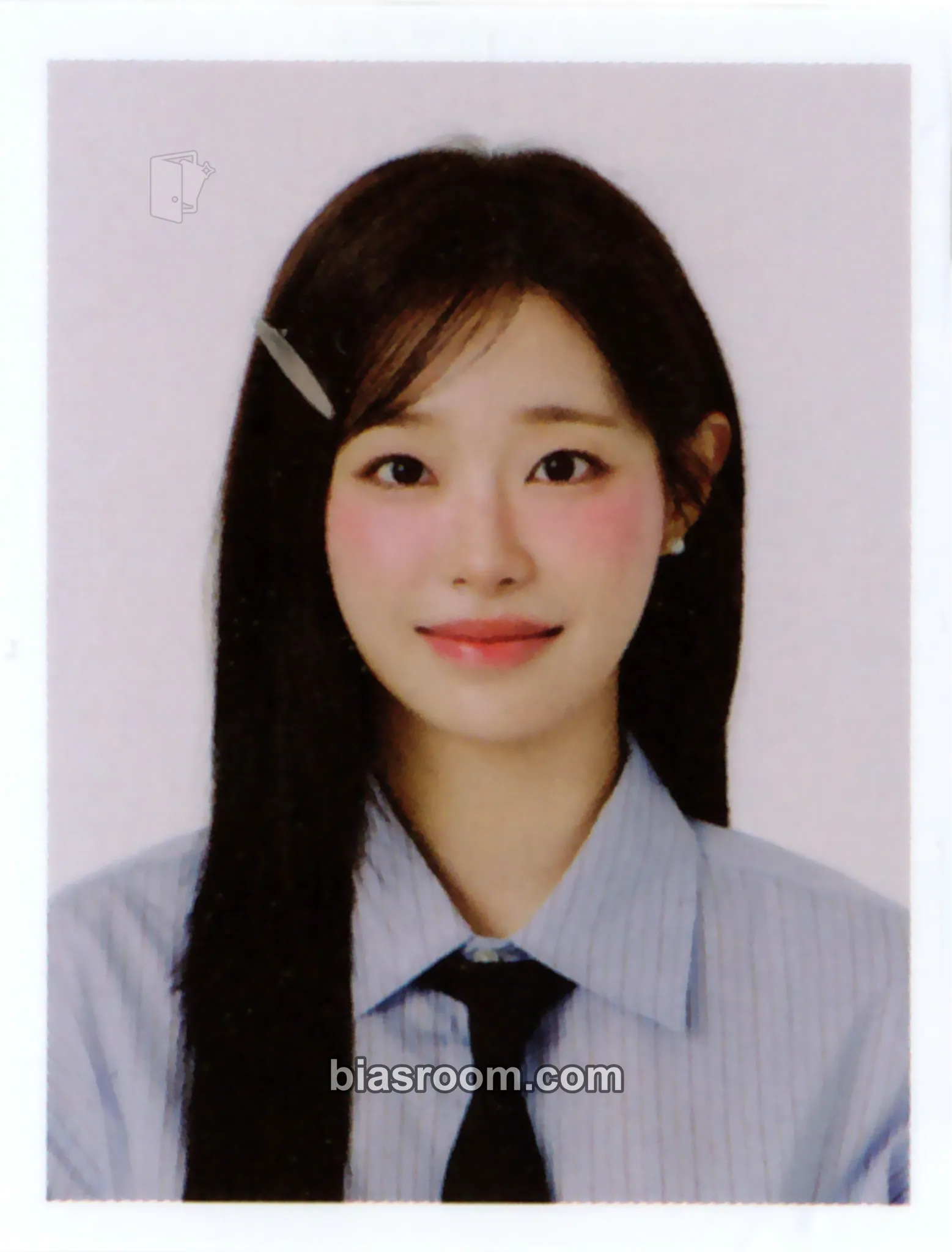 Chuu 2026 Seasons Greetings: CHUUTORIAL Photocard - Chuu K-pop photocard
