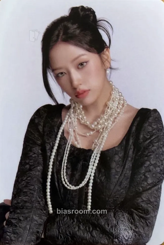 Yujin IVE The 2nd World Tour <SHOW WHAT I AM> Photocard - IVE - IVE K-pop photocard