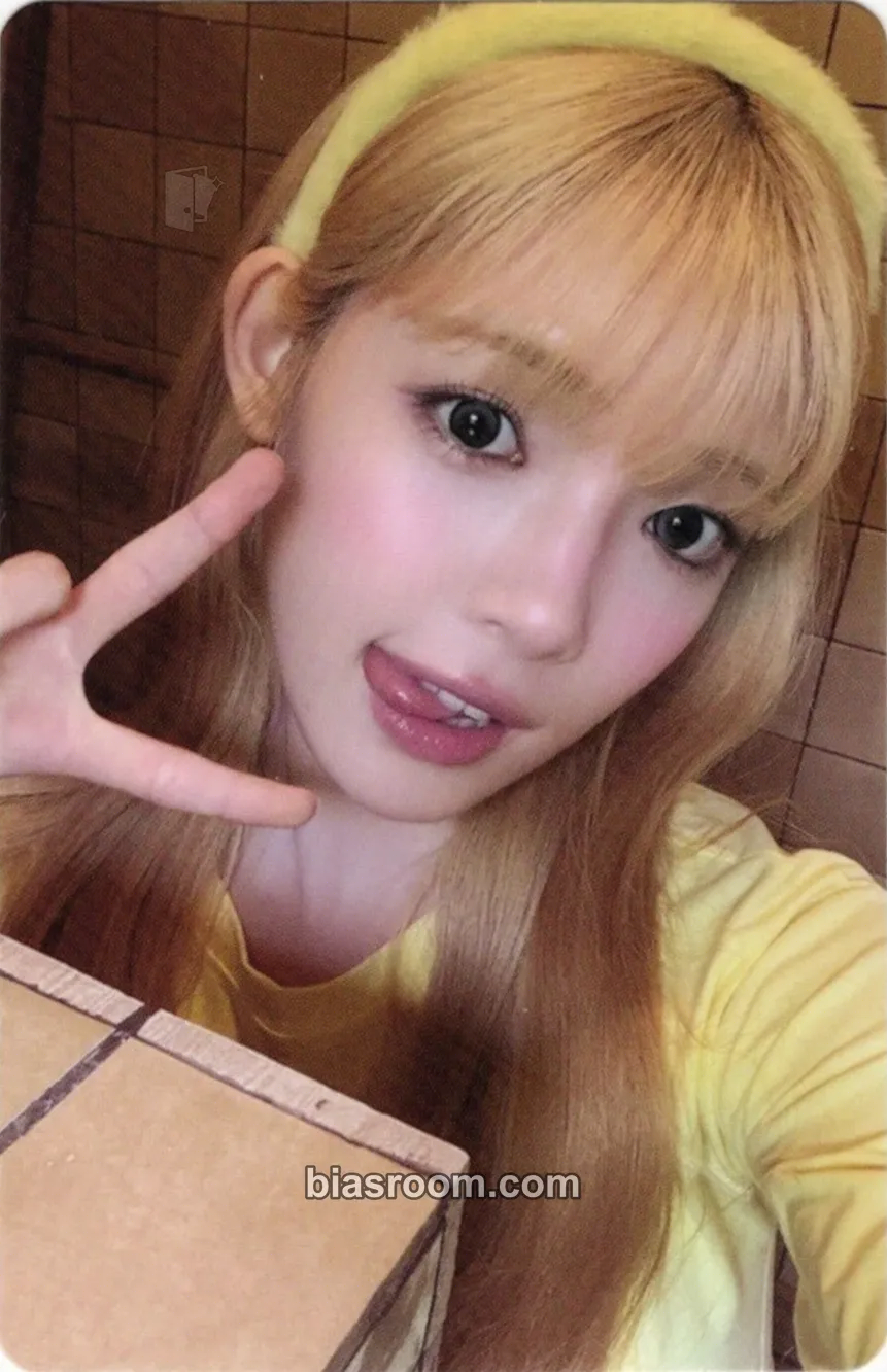 Yuha Lemon Tang Photocard - Hearts2Hearts - Hearts2Hearts K-pop photocard