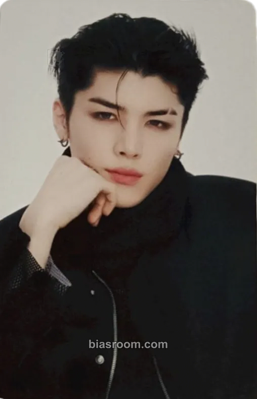 Maki AWAKEN THE BLOODLINE (Asia Tour) Photocard - &TEAM - &TEAM K-pop photocard