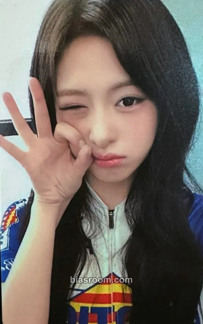 Ahyeon CHOOM World Tour Photocard - BABYMONSTER - BABYMONSTER K-pop photocard