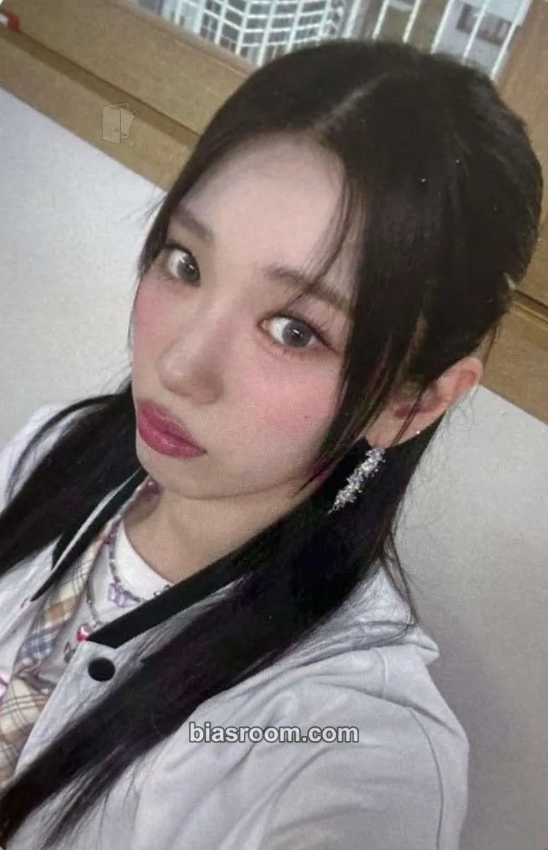 Suyun Boom Photocard - Rocket Punch - Rocket Punch K-pop photocard