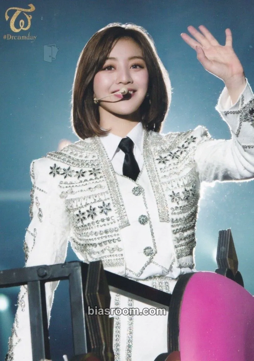 Jihyo Dome Tour #DreamDay - Japan 2019 Photocard - TWICE - TWICE K-pop photocard