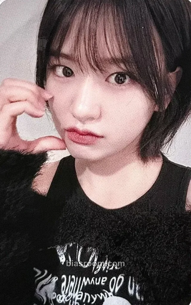 IVE - Yujin - I've Mine Album 1/31 fukuoka japan tour venue day 1