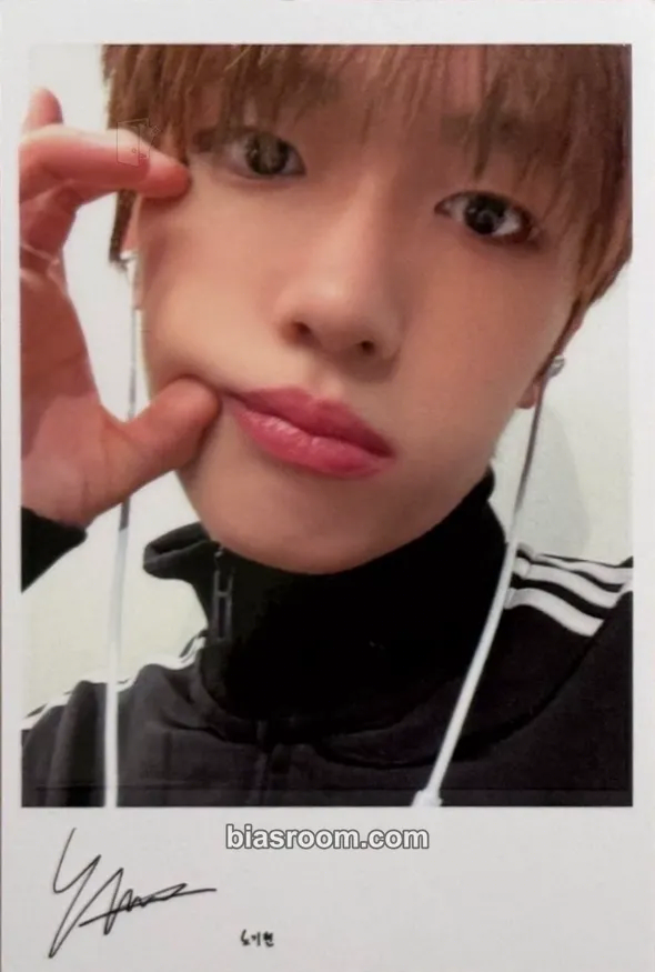 Gihyeon NouerA 1st Fanmeeting in Japan 'Thank you MA1: Hello NouerA' Photocard - NouerA - NouerA K-pop photocard