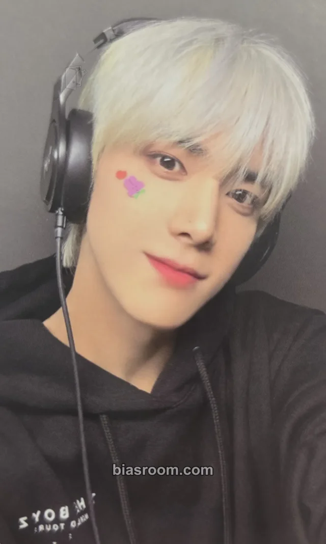 THE BOYZ - Younghoon - 2nd World Tour: Zeneration Event tour merch