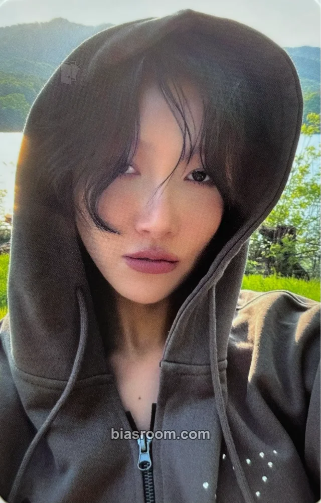 MAMAMOO - Hwasa - 4WARD World Tour Event merch photocard hoodie seoul
