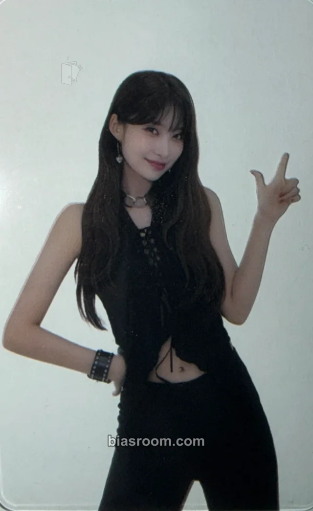 EVERGLOW - Sihyeon - All My Girls US Tour Event merch photocard transparent/translucent