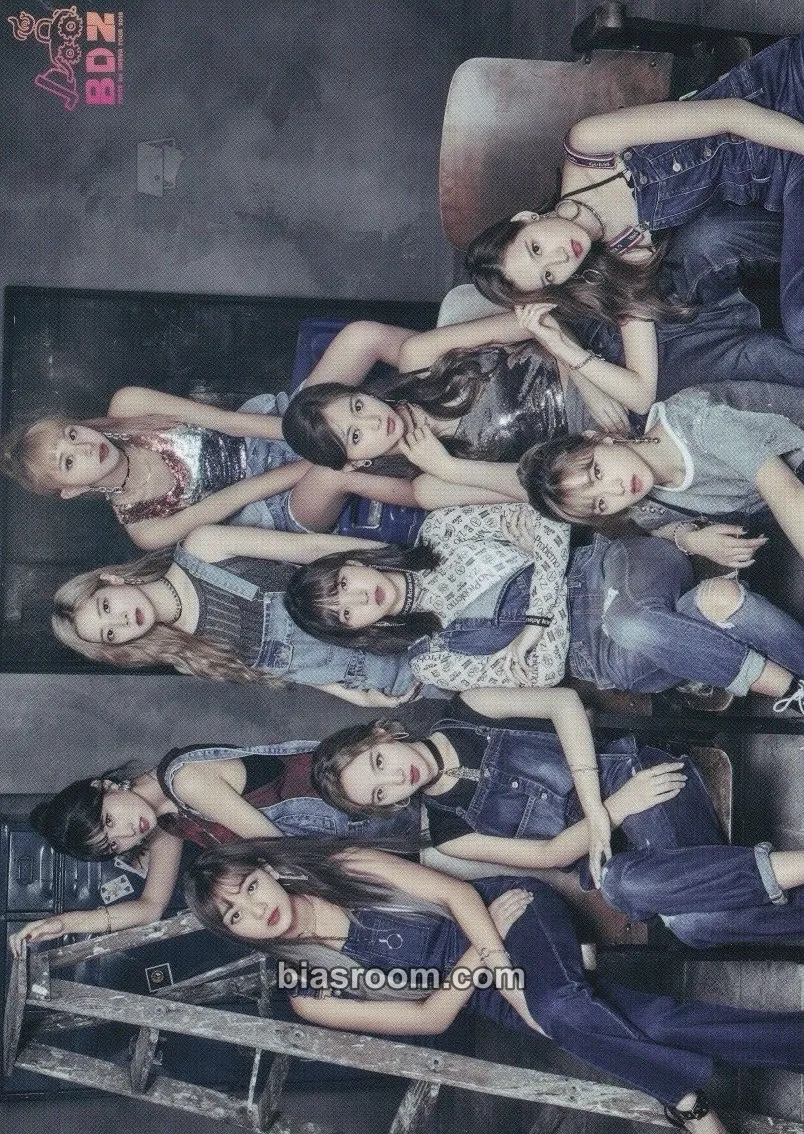 1st Arena Tour 2018 ‘BDZ’ Photocard - TWICE - TWICE K-pop photocard