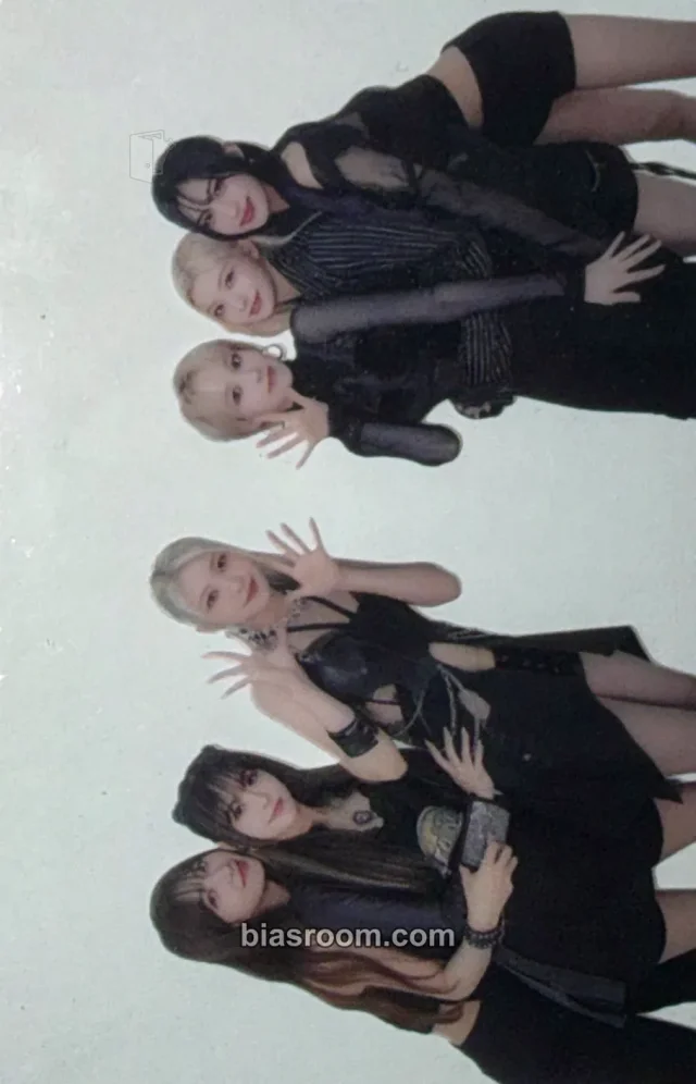 EVERGLOW - All My Girls US Tour Event merch photocard transparent/translucent horizontal