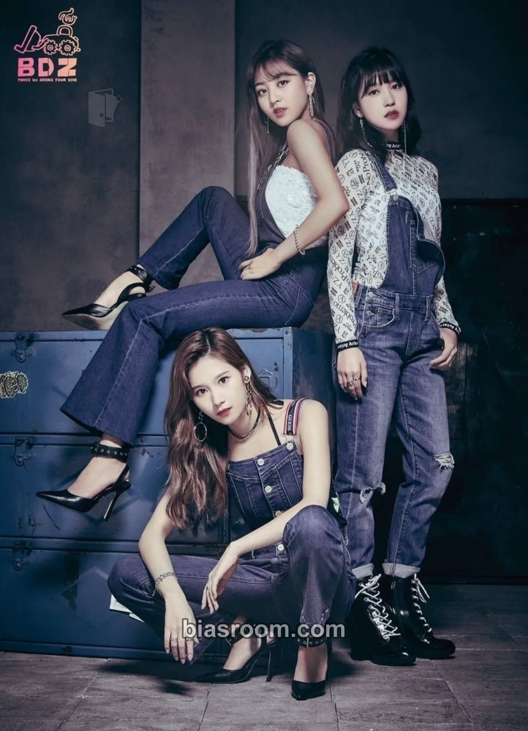 1st Arena Tour 2018 ‘BDZ’ Photocard - TWICE - TWICE K-pop photocard