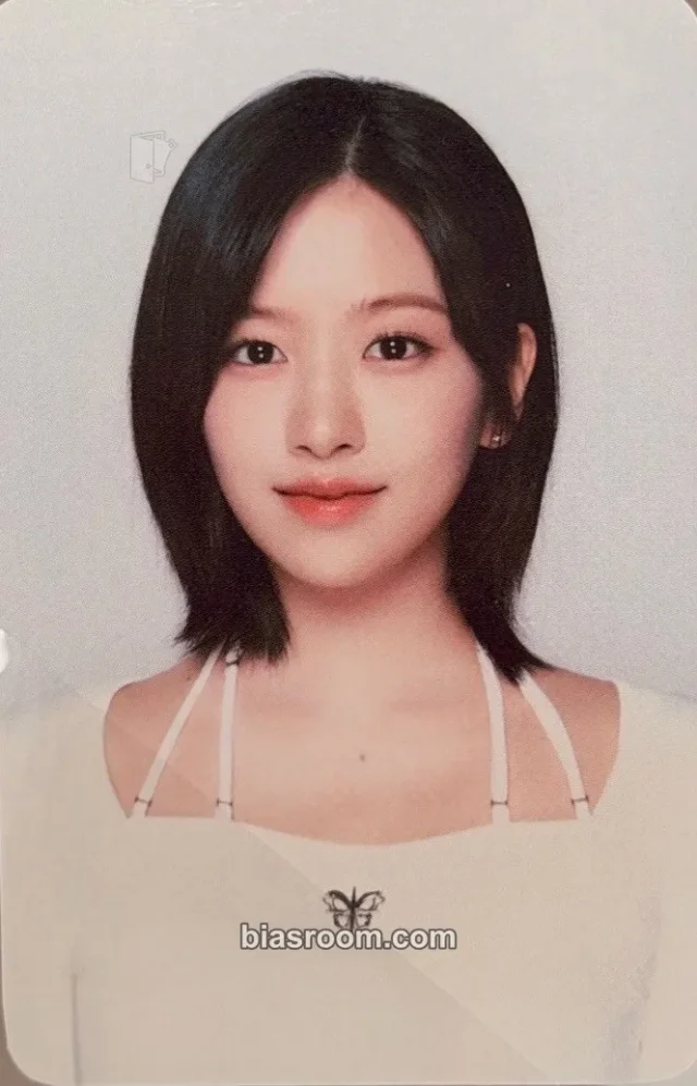 IVE - Yujin - Magazine IVE: 2nd Fanmeeting Event merch photocard tumbler concept version